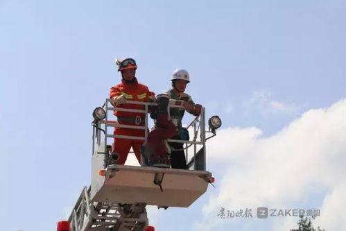 消防救援吃瓜群众被困,吃瓜群众被困，紧急救援行动展开